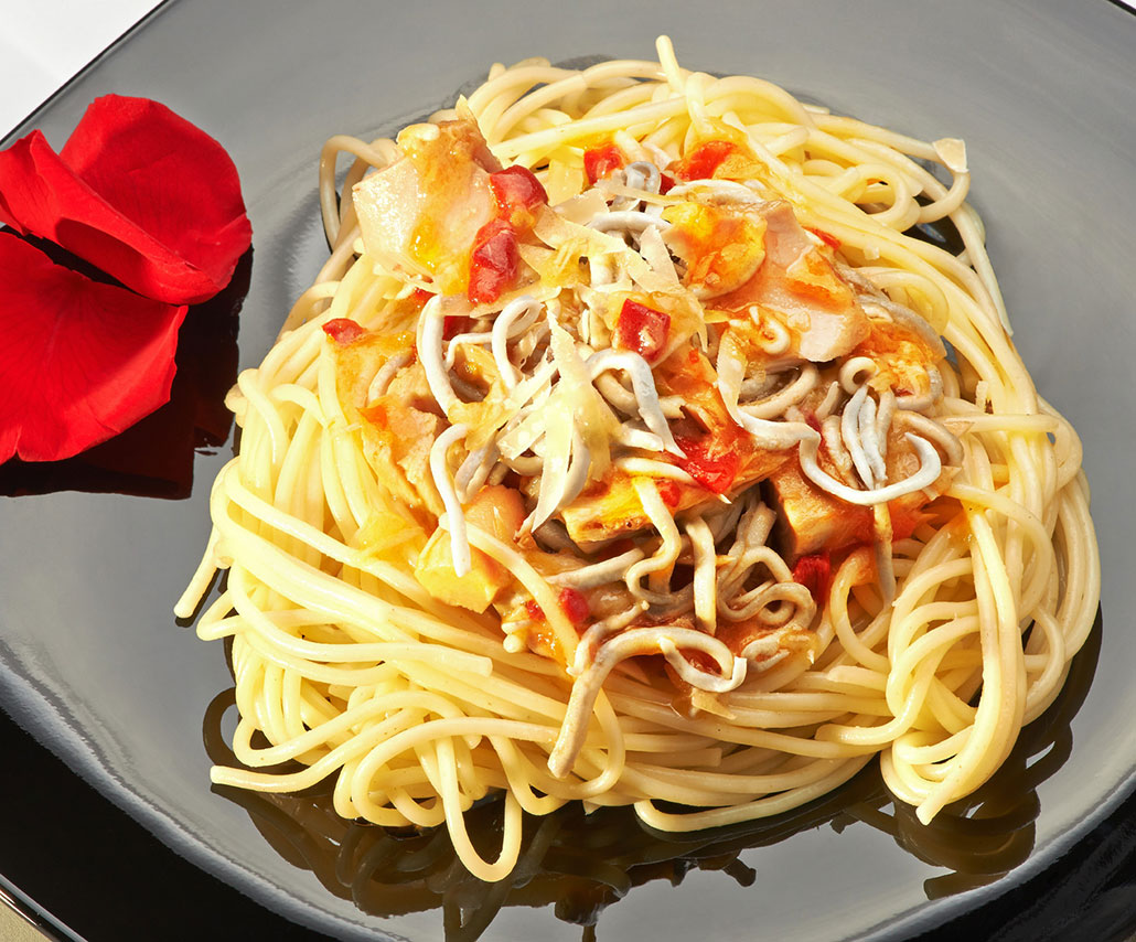 Espaguetis a la marinera con conservas | Recetas Arroyabe