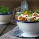 Ensalada de gulas con tomates